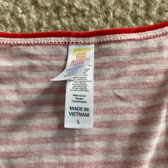 LuLaRoe Large Perfect T - Picture 3 of 4